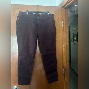 Vera Wang slim pants